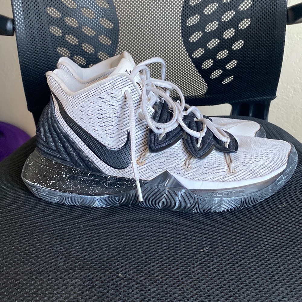 Kyrie 5 ( oreos )